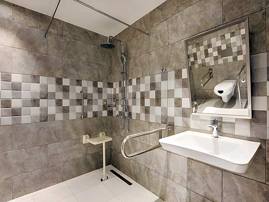 Wyndham Garden Zomin