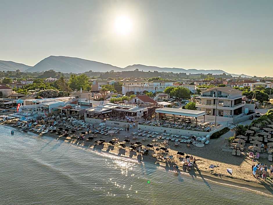 Horizon Apartments - Beachfront Luxury, by ZanteWize