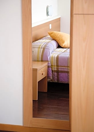 One-Bedroom Apartment - Annex