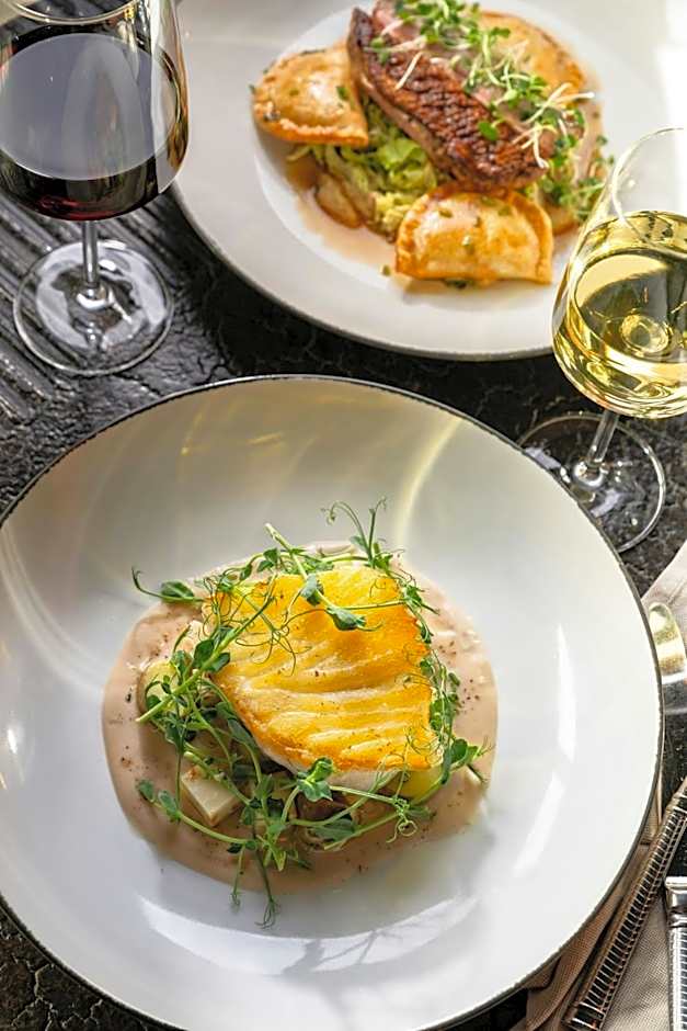 Grand Bohemian Lodge Greenville, Autograph Collection