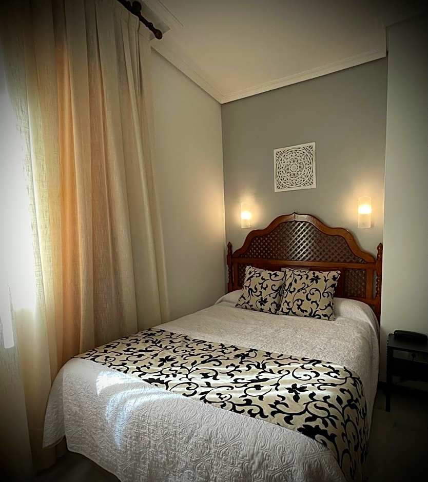 Photo 1 of 5 of Single Room