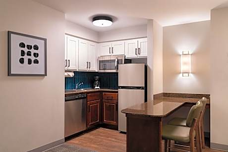 One-Bedroom King Suite