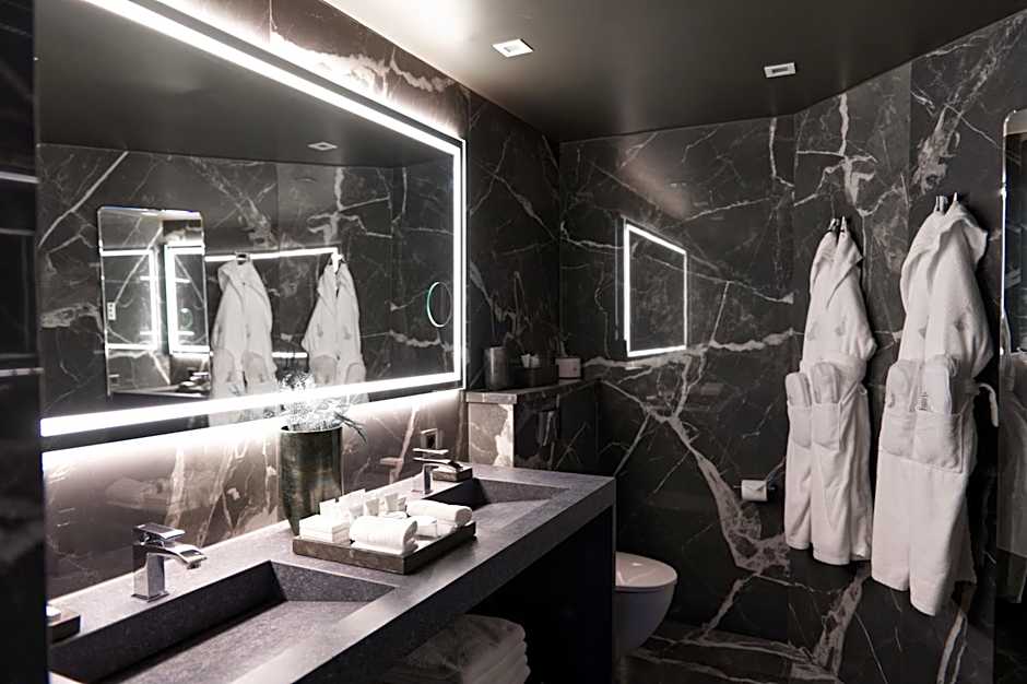 The Lamp Hotel & Spa