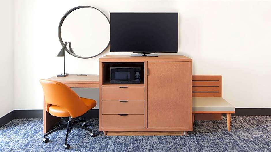 River's Edge Hotel Portland, Tapestry Collection by Hilton