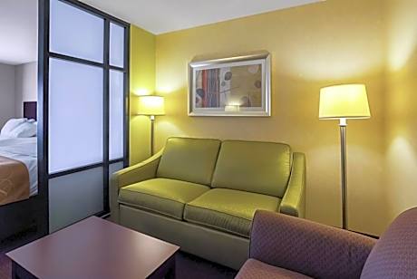 Queen Suite with Two Queen Beds - Non-Smoking