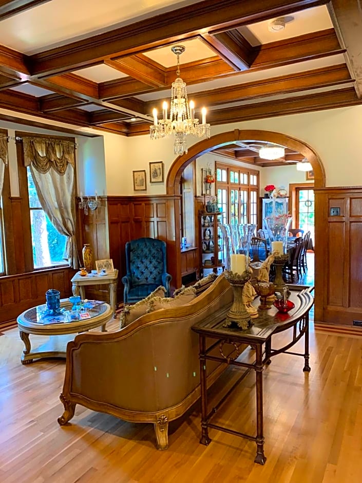 The Abriendo Inn