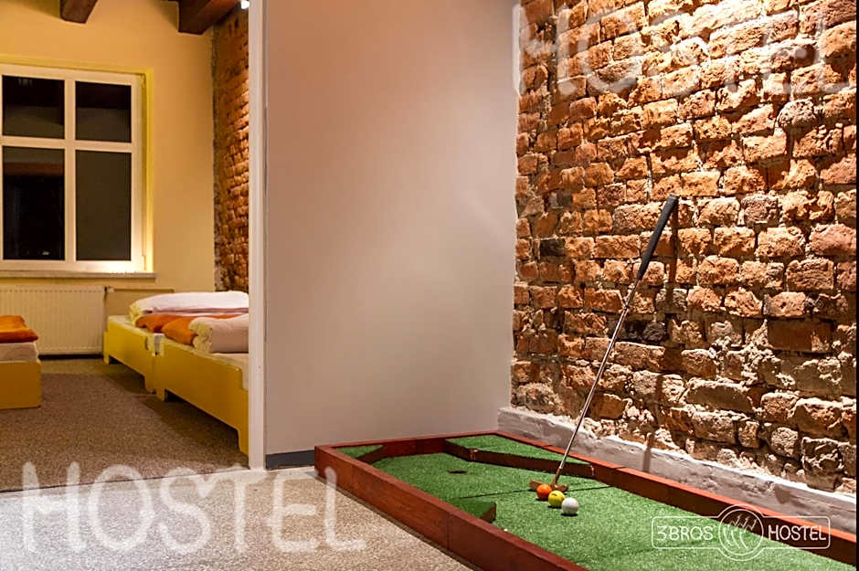 3 Bros' Hostel Cieszyn