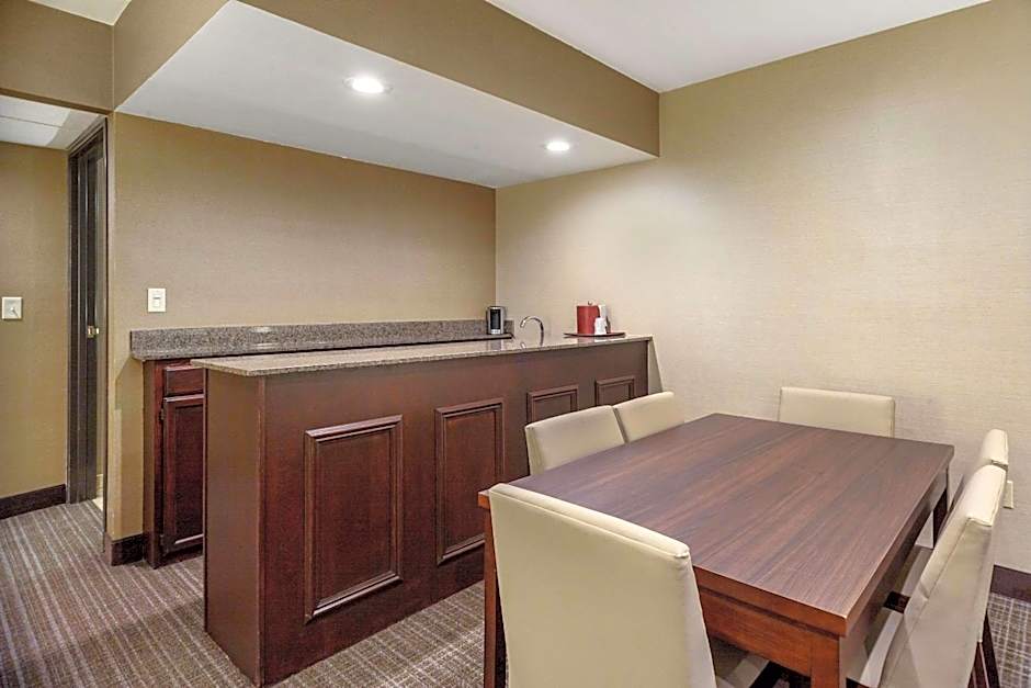 Comfort Suites Green Bay West