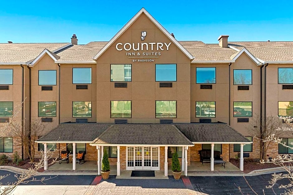 Country Inn & Suites by Radisson, Asheville at Asheville Outlet Mall, NC