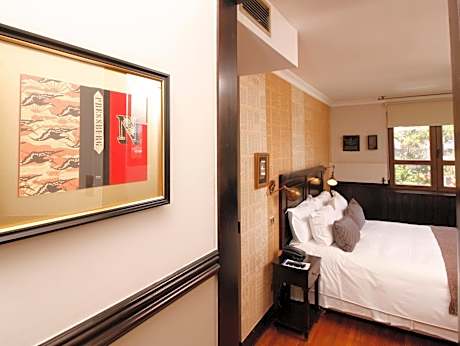 Standard Queen Room