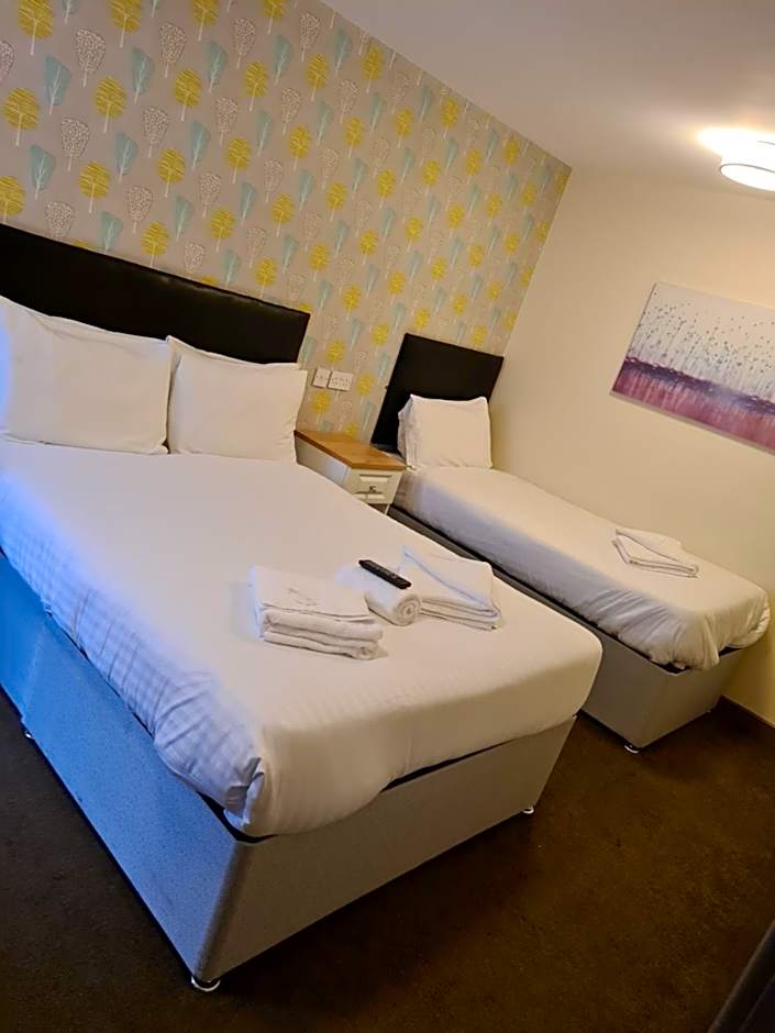 The Avenue Club and Lodge