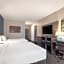 La Quinta Inn & Suites by Wyndham Sulphur (Lake Charles)