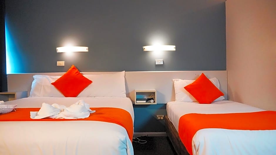 Waterfront Lodge Motel