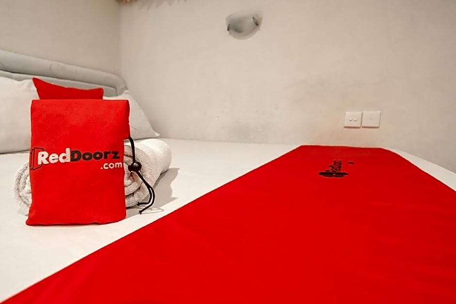 RedDoorz Syariah near Taman Bekapai 2