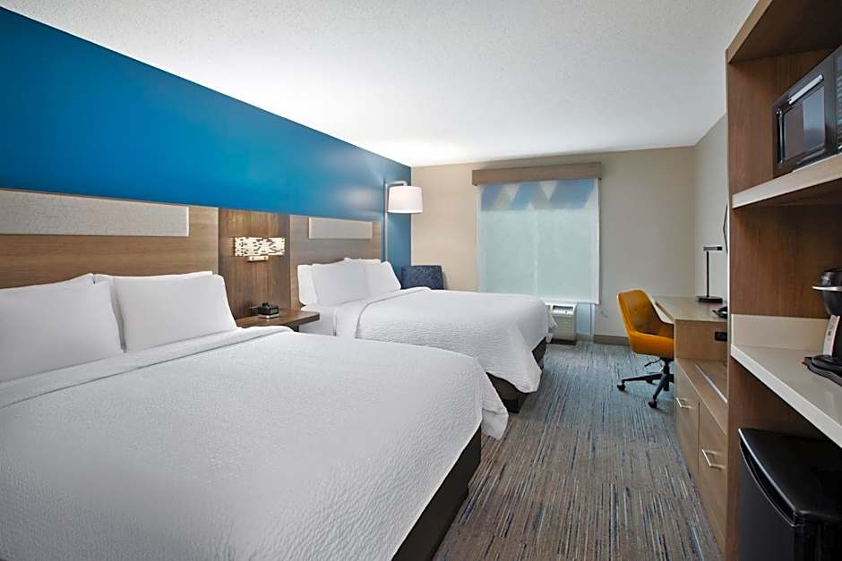Holiday Inn Express Hotel & Suites Grand Rapids-North By IHG