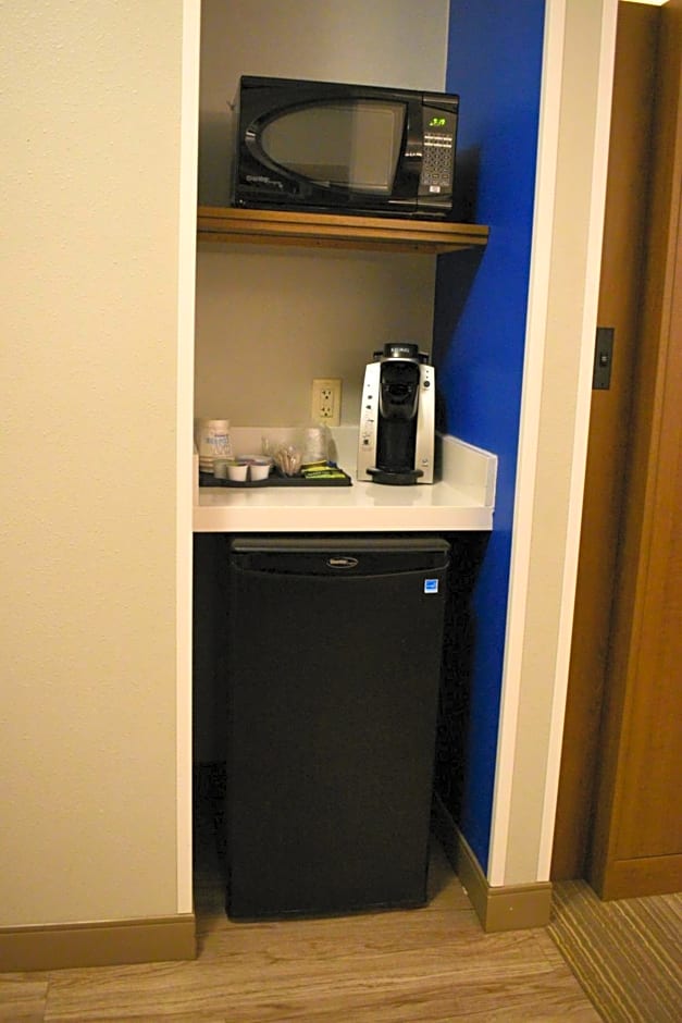 Holiday Inn Express Hotel & Suites Lincoln South By IHG