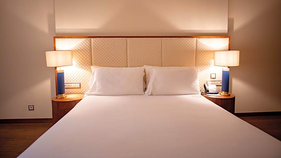 Curio Collection by Hilton Boeira Garden Hotel Porto, Portug