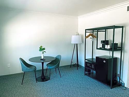 The Live Hotel