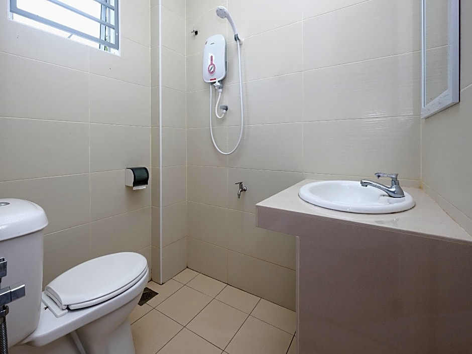 OYO 89877 Sun Triang Hotel