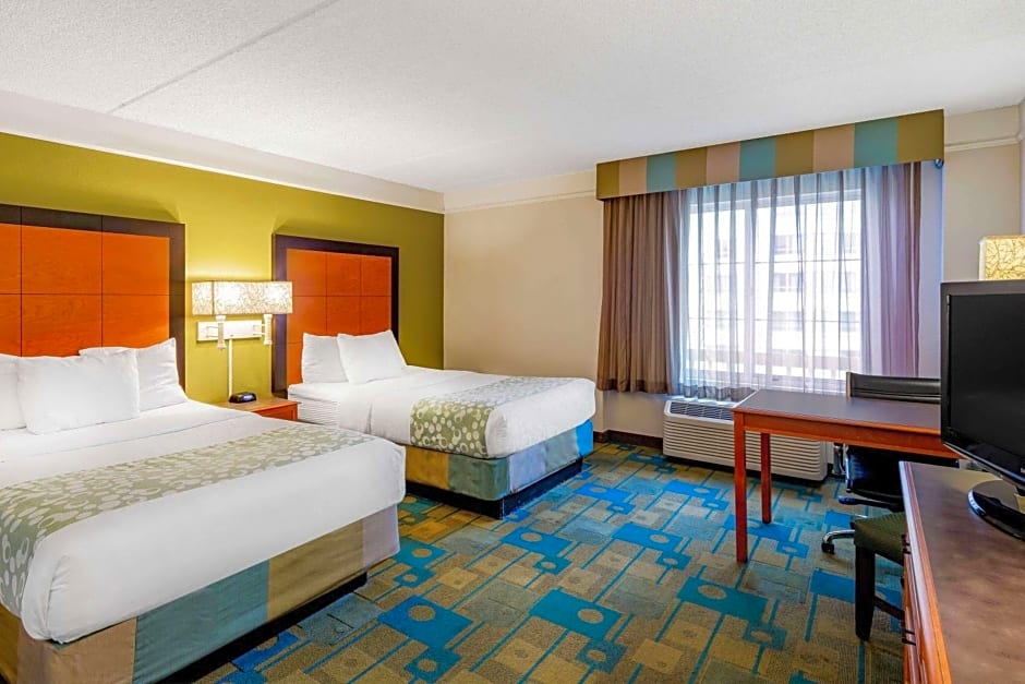 La Quinta Inn & Suites by Wyndham Fremont / Silicon Valley