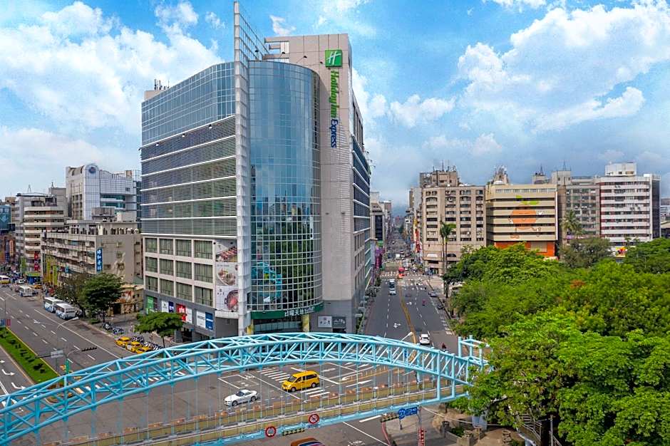 Holiday Inn Express Taichung Station