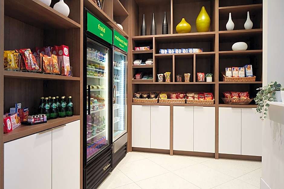 Holiday Inn & Suites Montreal Airport by IHG