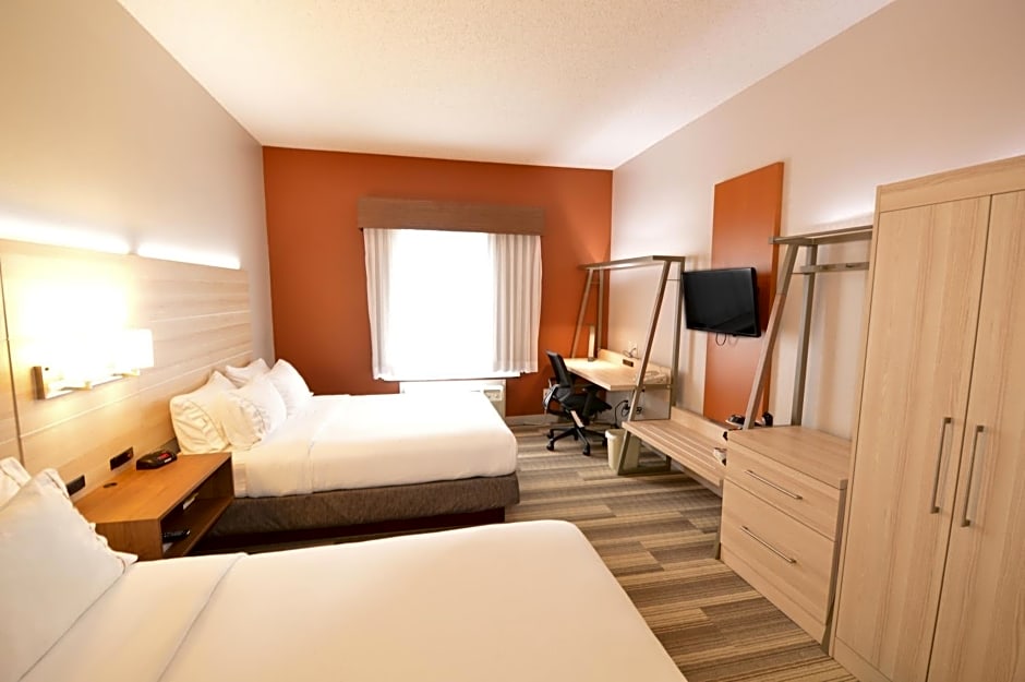 Holiday Inn Express Toledo-Oregon