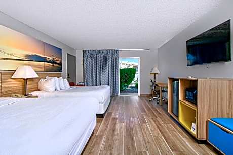 Queen Room with Two Queen Beds - Non-Smoking