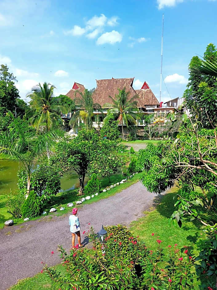 Hotel Deli River and Restaurant Omlandia