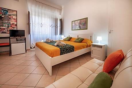 Double Room with Private External Bathroom