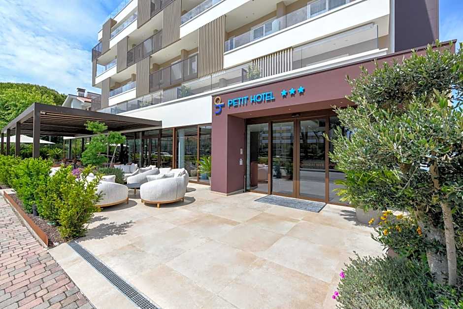 Petit Hotel