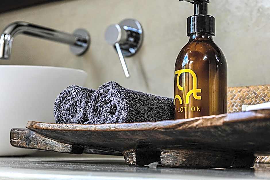 Laluka Safari Lodge - Welgevonden Game Reserve