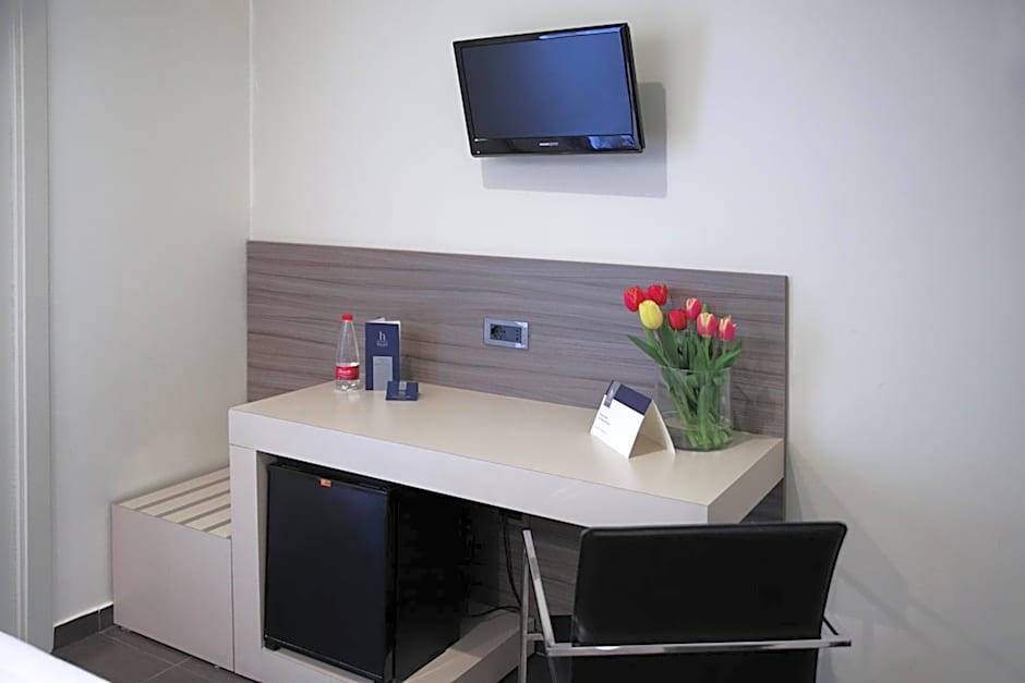 Photo 1 of 6 of Triple Room