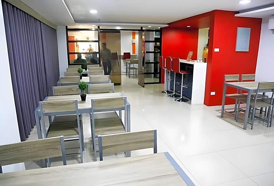 Travelbee Business Inn