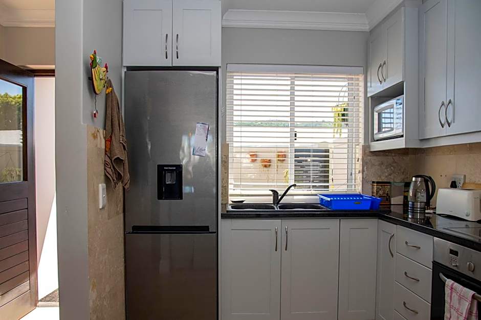 WATERFRONT 2 BR Home with mooring at Knysna Quays - life on the water