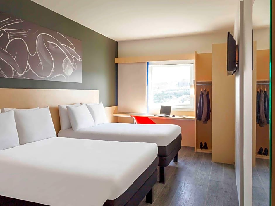 Ibis Queretaro