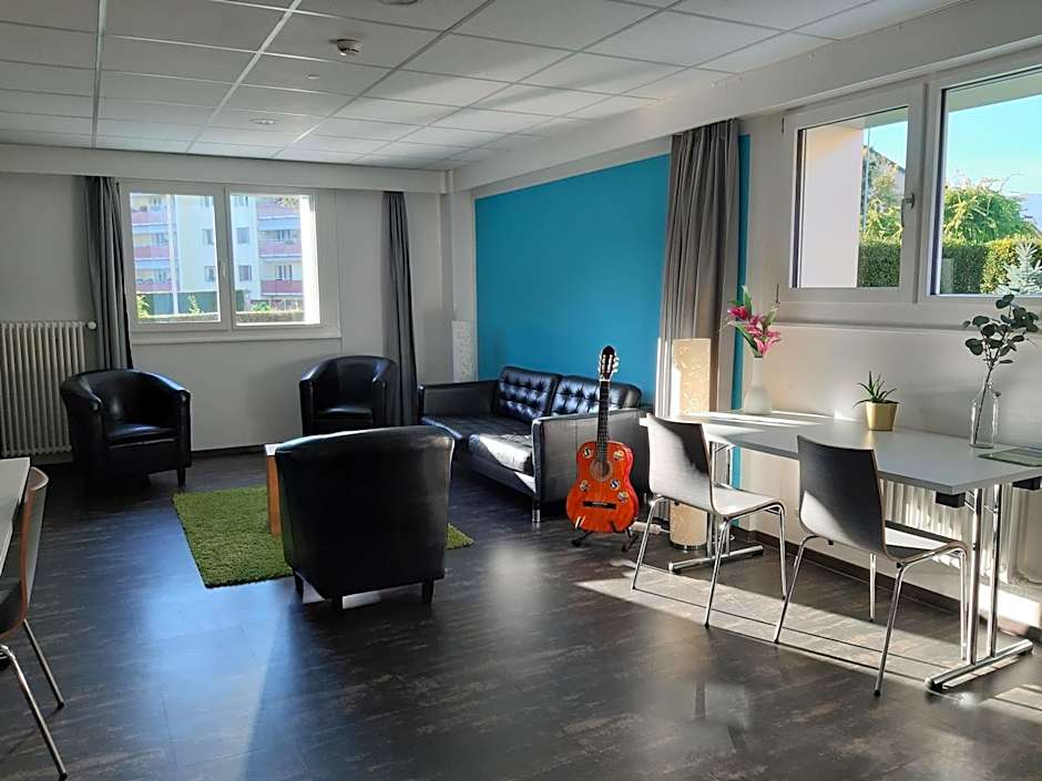Nyon Hostel