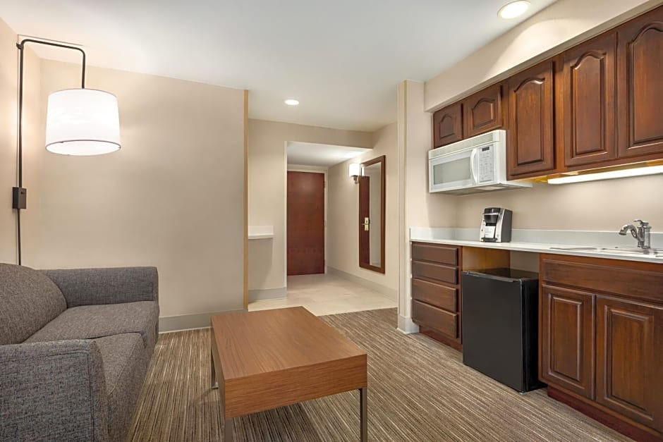 Holiday Inn Express & Suites Philadelphia - Mt. Laurel By IHG