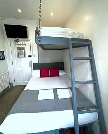 Twin Room with Shared Bathroom