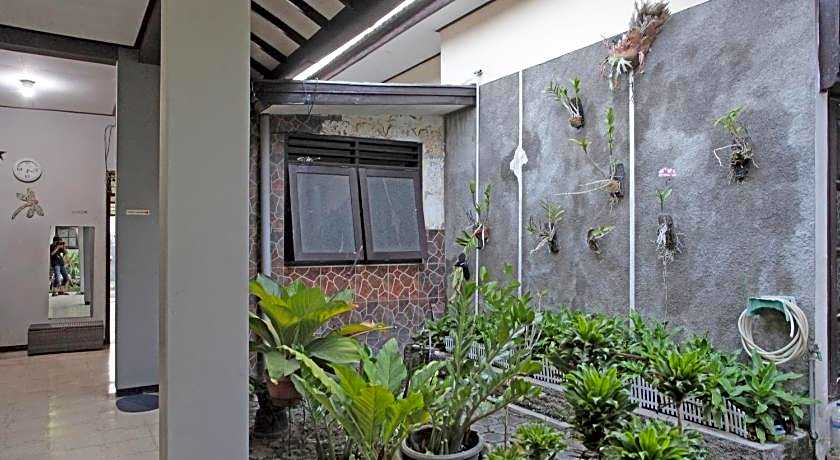 RedDoorz @ Soekarno Hatta 2