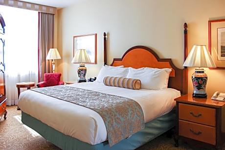 One-Bedroom King Suite - Non-Smoking