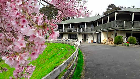 Karamu Valley Lodge