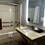 Super 8 by Wyndham Baytown/Mont Belvieu