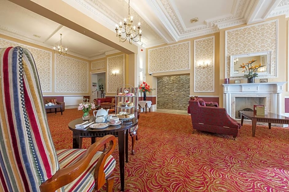 Muthu Westcliff Hotel (Near London Southend Airport)