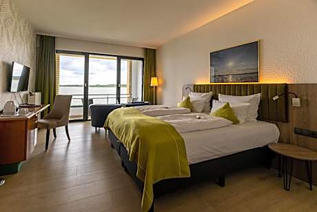 Classic Double Room with Balcony