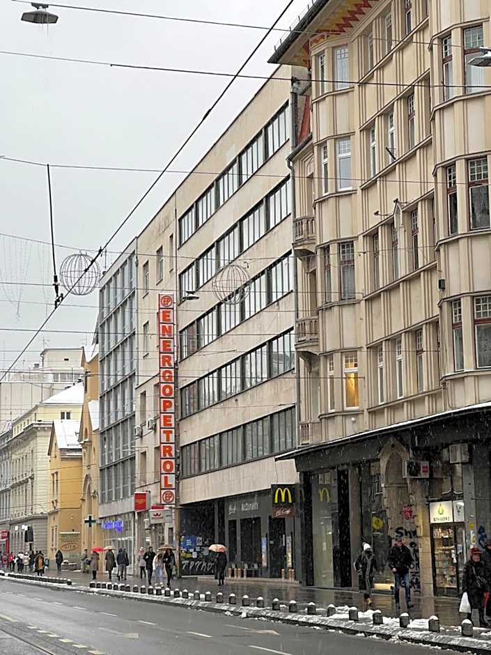 Modern and Bright Apartments - Main Street