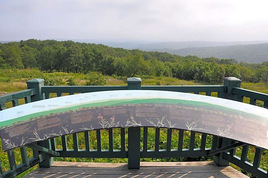 Shepherd Mountain Inn & Suites