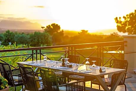 Korineum Golf & Beach Resort - Alojamientos en KYRENIA