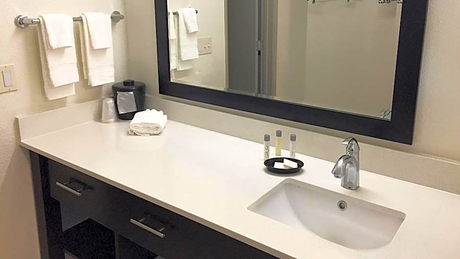 Comfort Inn & Suites Tigard near Washington Square