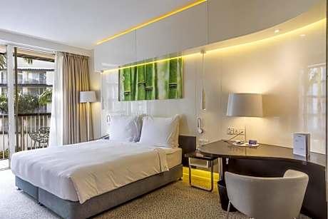 Executive Room with View and Lounge Access